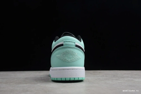 553558-117 Low Emerald 1 553558-117 Toe Jordan 0415
